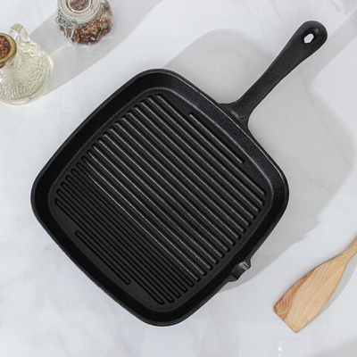 Сковорода гриль чугунная Доляна «Квадрат», 23×23 см, со сливом и ручкой, цвет чёрный (Цвет: не задано)