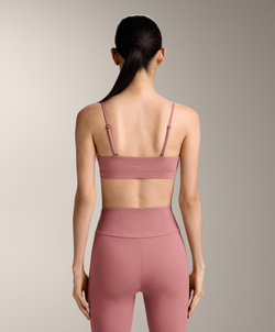 Oysho Спортивный бюстгальтер Comfortlux с перекрещивающимися бретелями и легкой поддержкой, светло-розовый