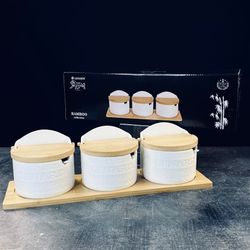 Lenardi 140-148 Набор из 3 банок 420 мл для специй с ложками на подставке BAMBOO в под.уп.(х8)Фарфор