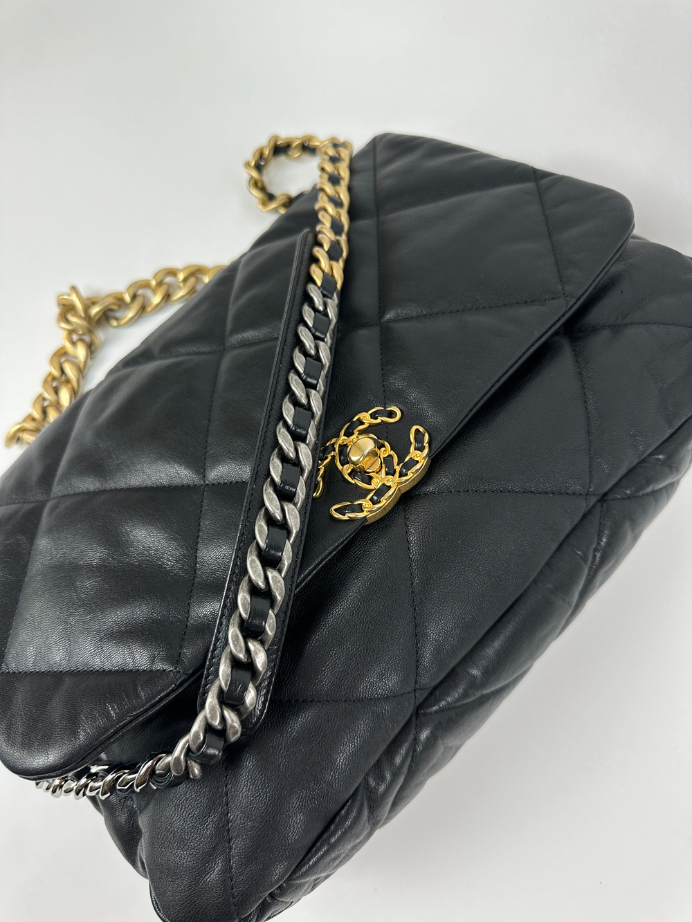 Сумка Chanel 19 Large Flap Bag
