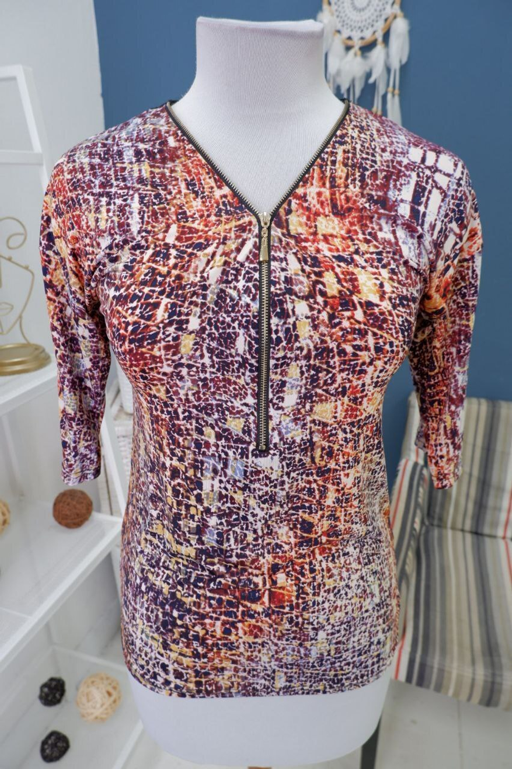 Джемпер с кружевом на спине 42 размер