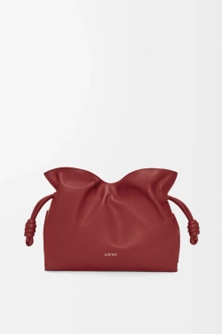 Loewe Сумка-клатч среднего размера Flamenco из телячьей кожи наппа, красный