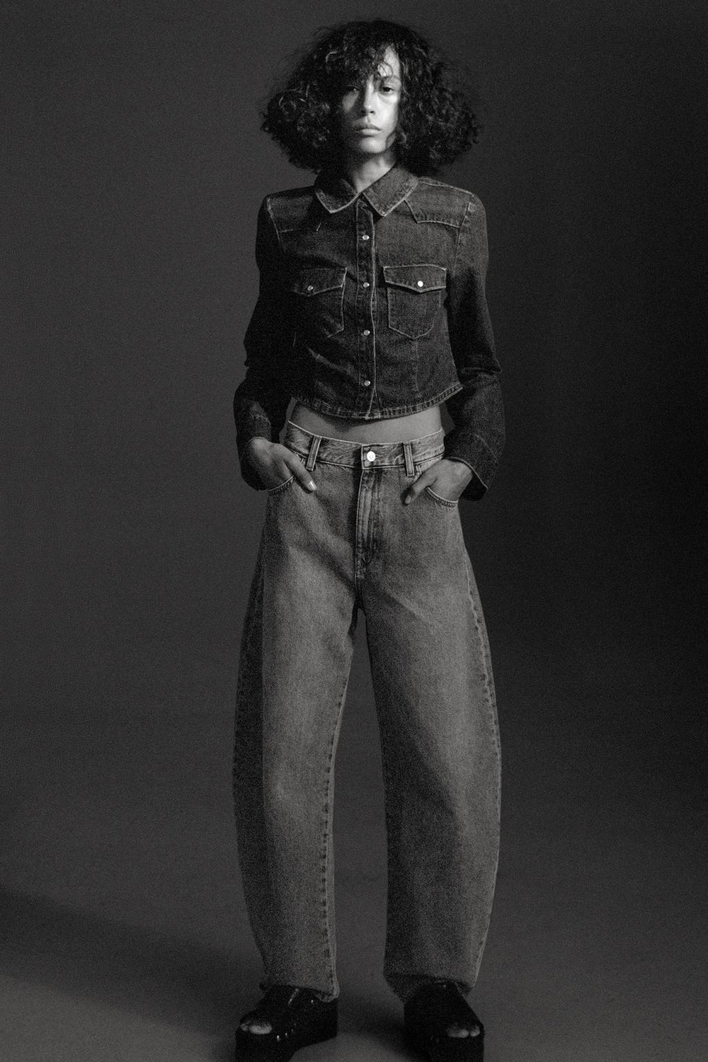 ZARA ДЖИНСЫ TRF BAGGY BALLOON СО СРЕДНЕЙ ПОСАДКОЙ, СЕРО-СИНИЙ