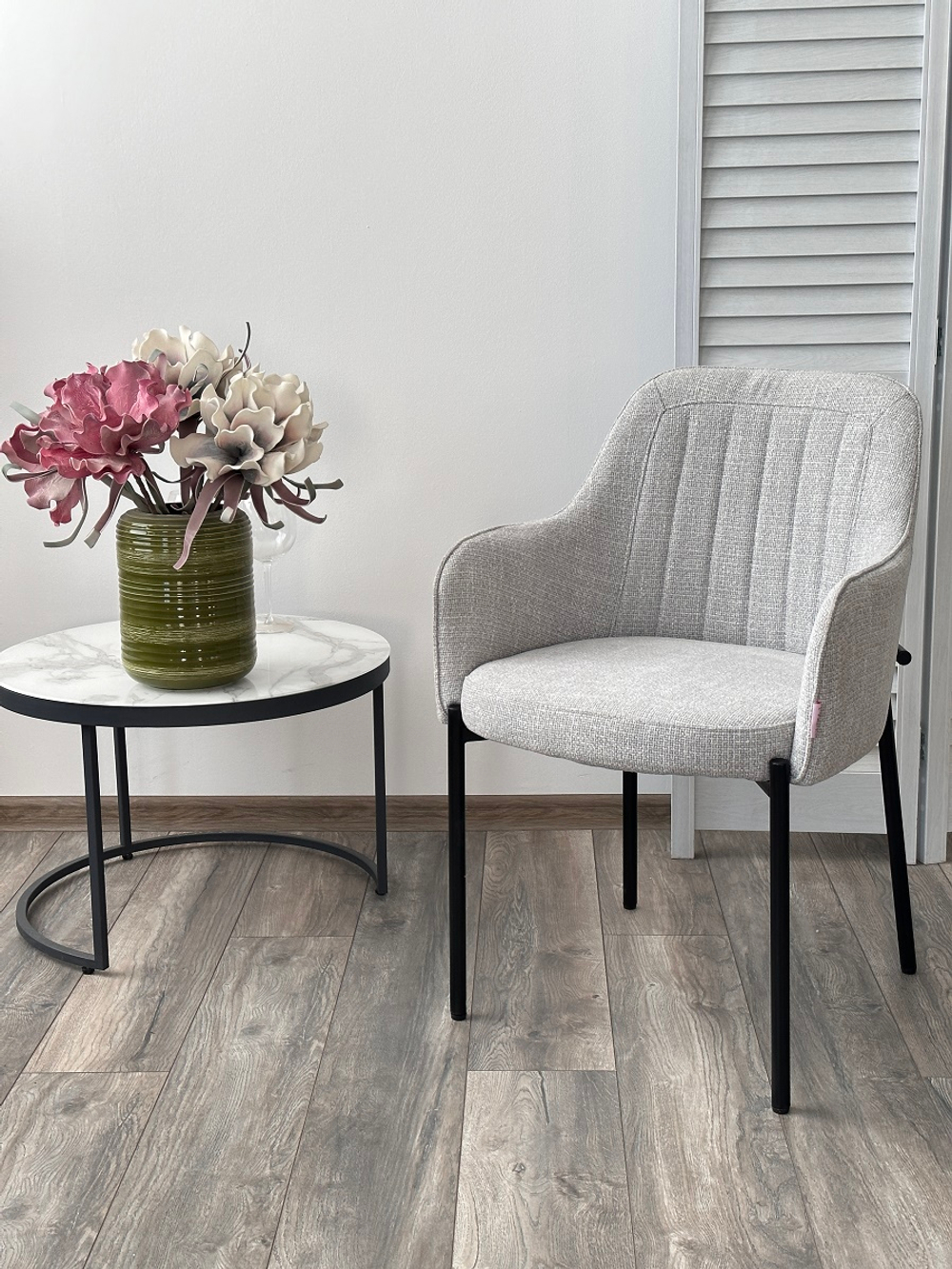 Стул М-City DISAUR Вилсон (Wilson) Daly-11 Светло-серый, ткань, Черный каркас