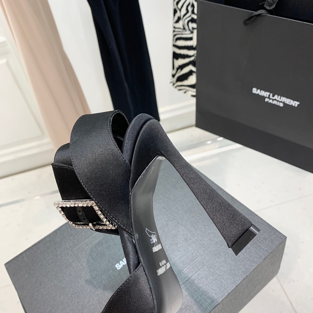 Saint Laurent Pumps