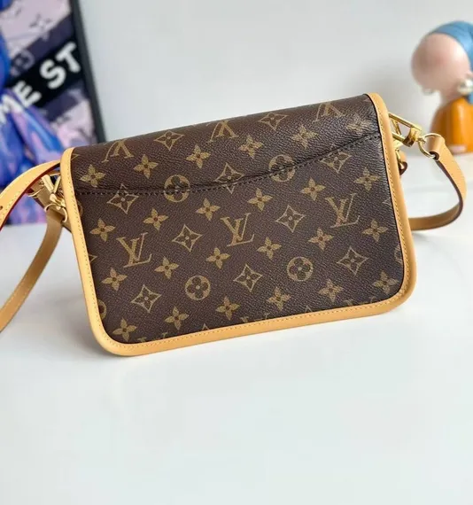 Сумка Louis Vuitton Diane лососевый