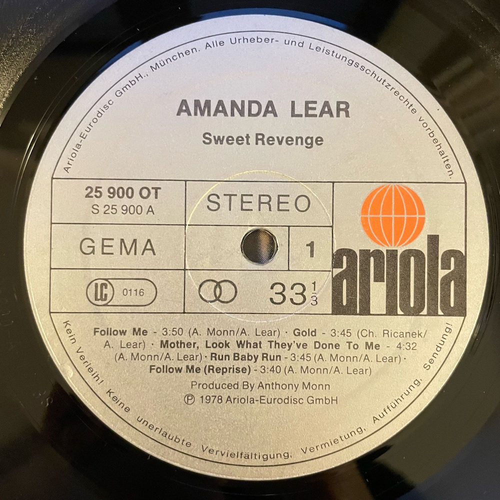 Винтажная виниловая пластинка LP Amanda Lear Sweet Revenge (Германия 1978) (С Постером)