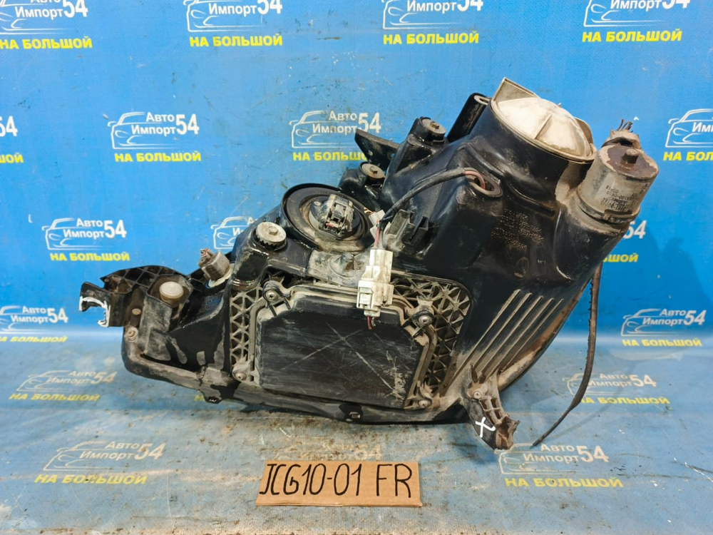 Фара передняя правая TOYOTA BREVIS 2002