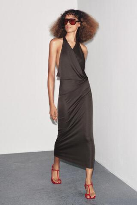 ZARA ПЛАТЬЕ С ДРАПИРОВАННЫМ ВЫРЕЗОМ И СКЛАДКАМИ, ТЕМНО-КОРИЧНЕВЫЙ