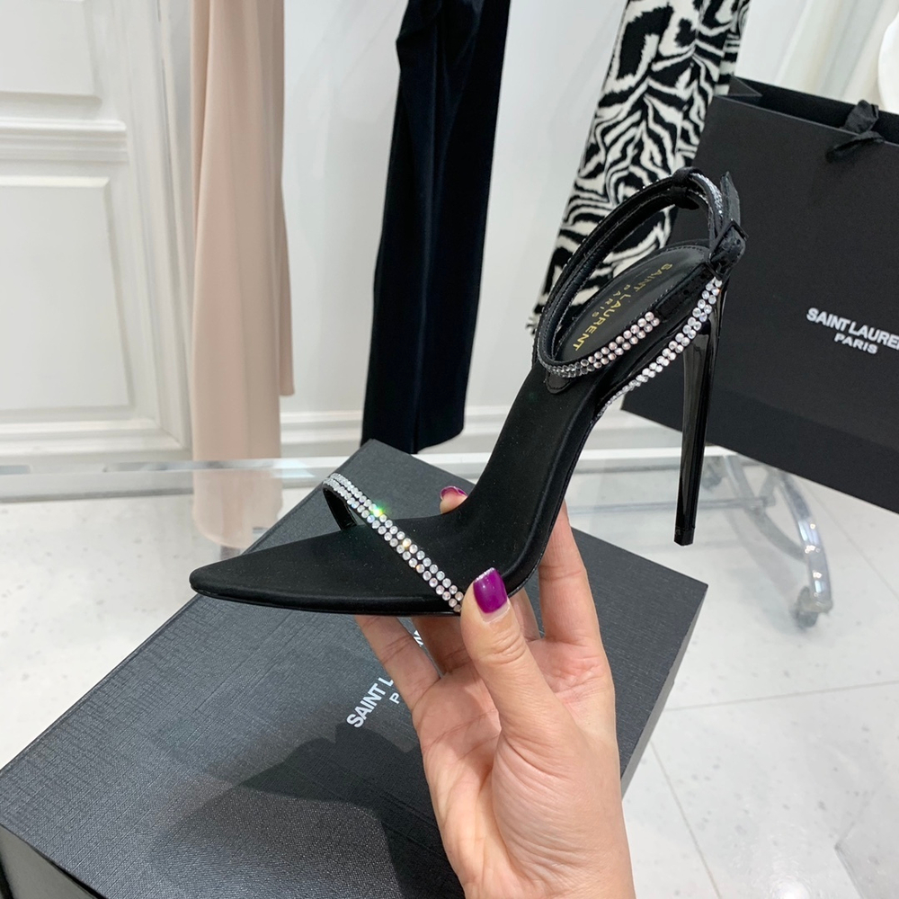 Saint Laurent Pumps