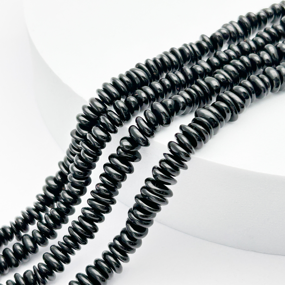 Янтарь бусины, цвет черный, крошка, размер 5,4-6,4*2,1-3,4 мм, цена за отрезок 9 см (1/4 нити)