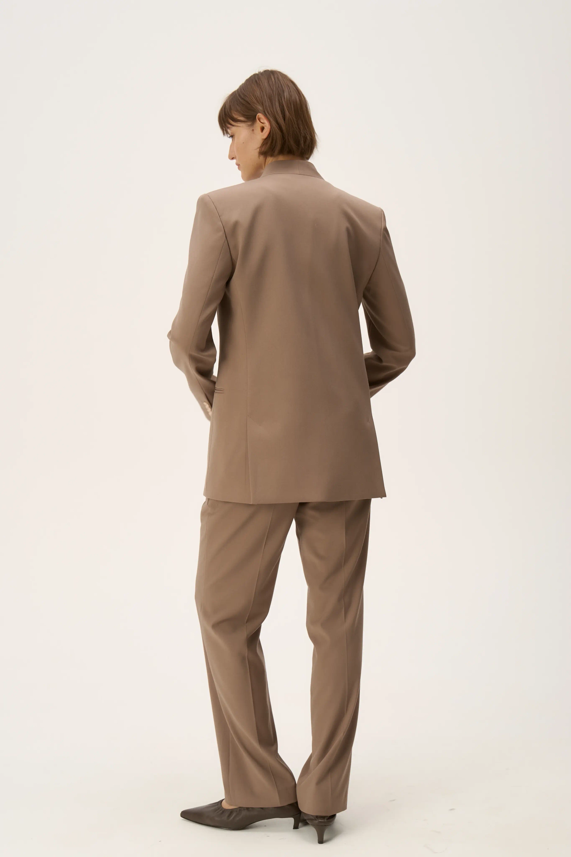 Однобортный жакет