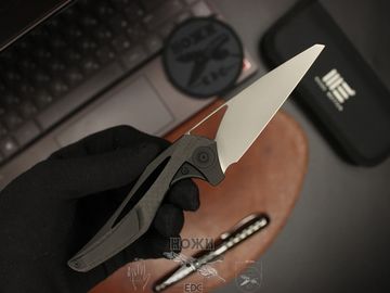 Складной нож WE Knife EternA 918D c клинком из стали Böhler M390 Microclean®, рукоять титан / карбон