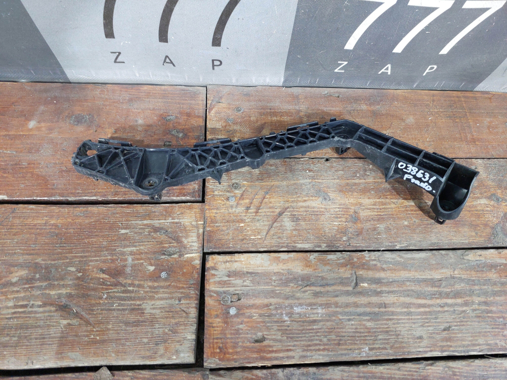 Кронштейн заднего бампера Land Cruiser Prado 150 Б/У Оригинал 5215660090