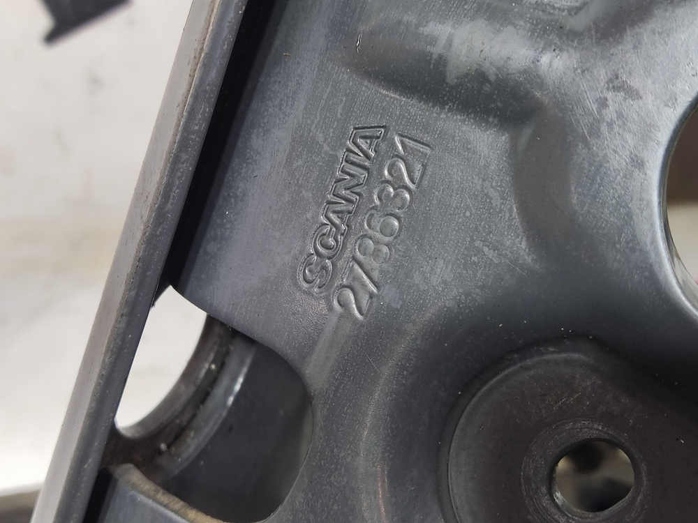 Кронштейн подножки правой 2020г.