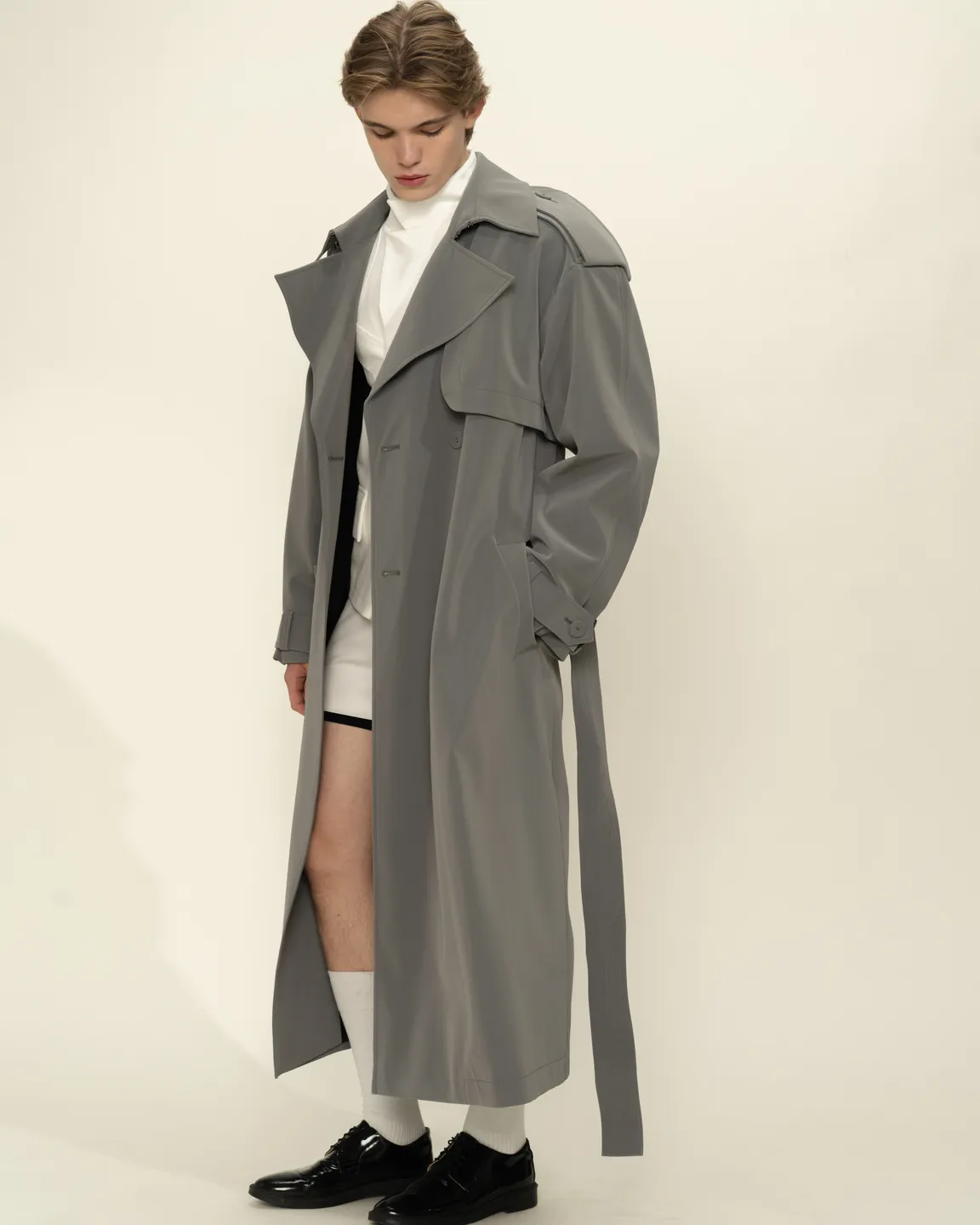Серый тренч 