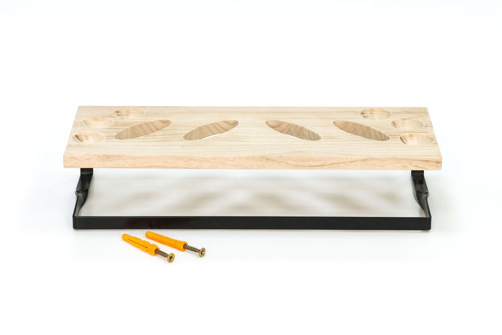 Полка для ракеток и мячей "Классик" навесная с держателем для полотенца (светлая)