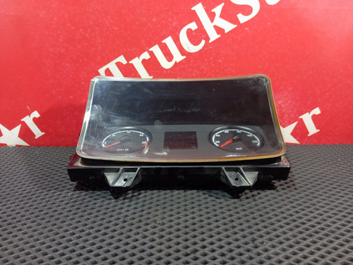 Панель приборов