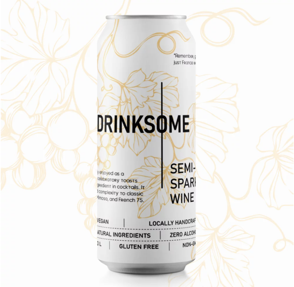 Полусладкое игристое вино "Semi-sweet Sparkling wine" напиток безалкогольный газир ж/б 0,33