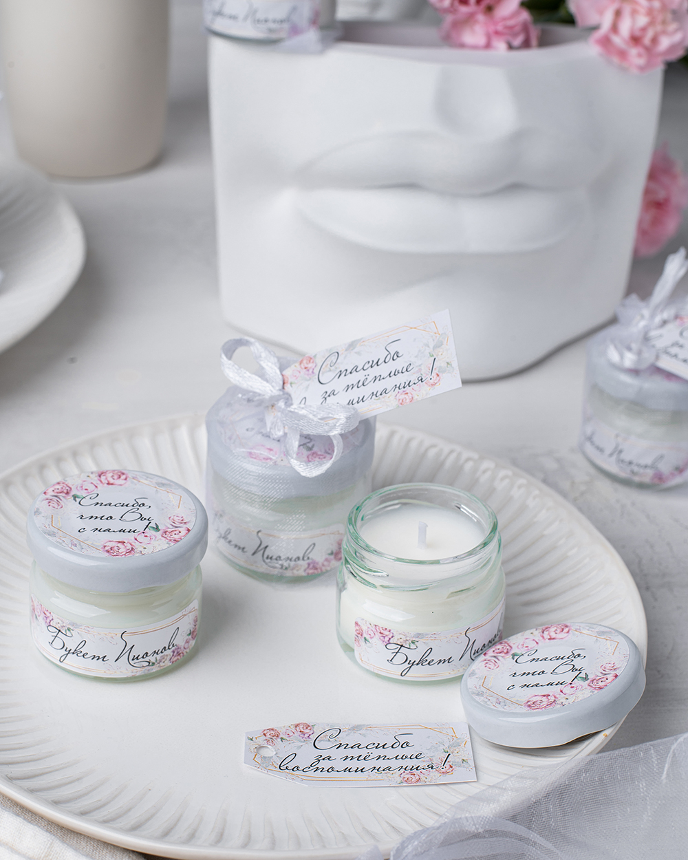 Свечи-бонбоньерки в подарок гостям на свадьбу
