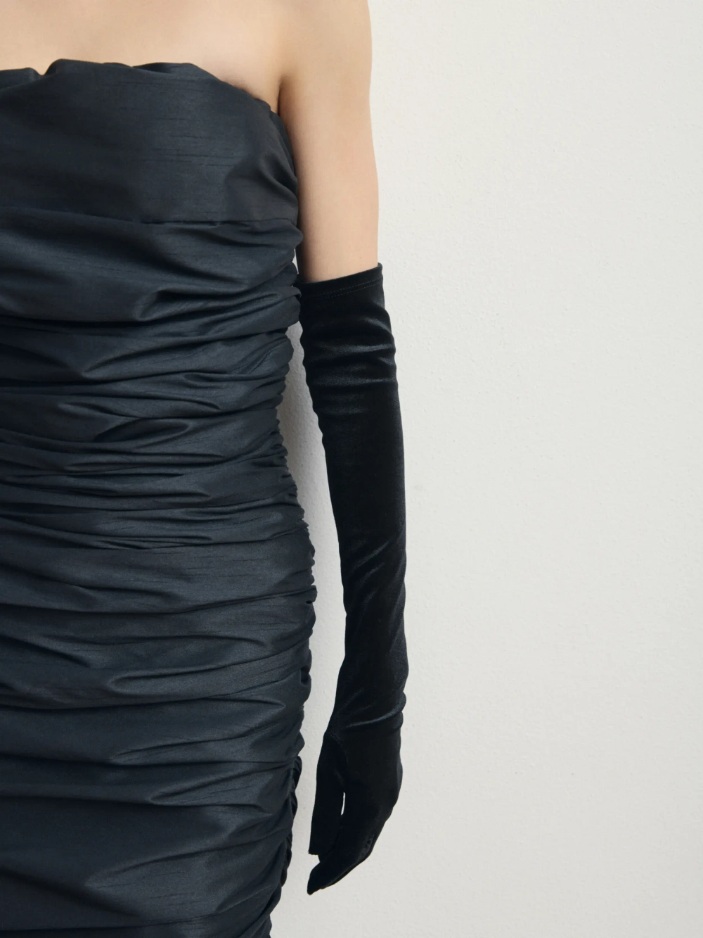 Бархатные перчатки "Velours Noir"