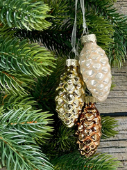 Набор стеклянных украшений Гроздь Шишек, 3 шт., 6 см., шампань, бронза, молочный, Christmas DeLuxe (89874)