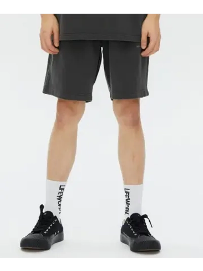 Базовые пигментные шорты с принтом логотипа