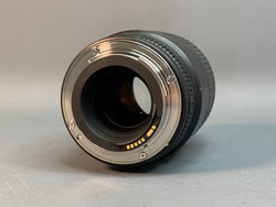 Canon EF 100mm 2.8L Macro IS USM