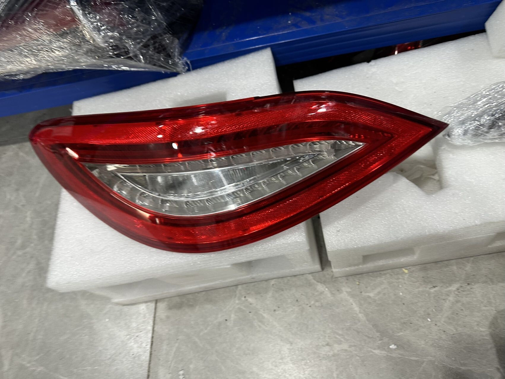 Задний фонарь (левый/правый) Mercedes-Benz CLS (C218) оригинал