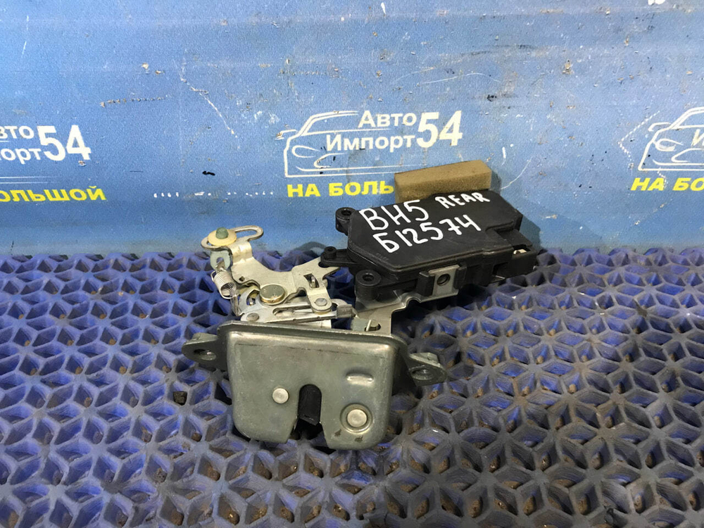 Замок багажника SUBARU LEGACY 1998-2003