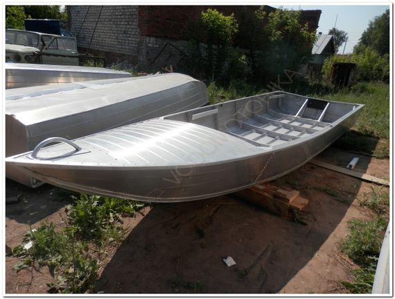 Алюминиевая моторно-гребная лодка Вятка Шило