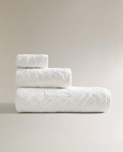 Zara Home - Жаккардовое банное полотенце в листьях, бежевый, 90х150 см