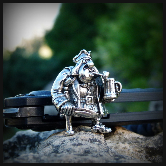 Бусина "Пират" для темляков или браслетов , мельхиор