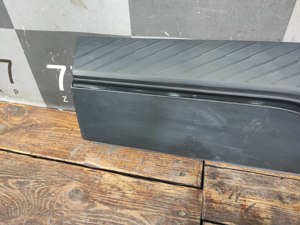 Накладка двери передней правой Jetour Dashing 22-нв Б/У Оригинал F165500220CA