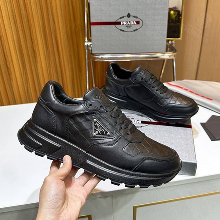 Кроссовки Prada