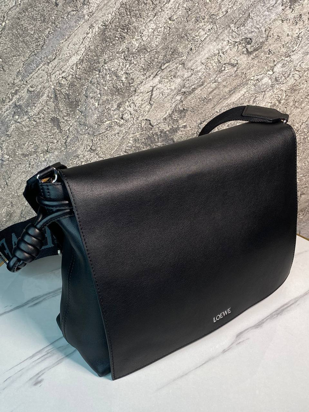 Сумка-мессенджер Loewe