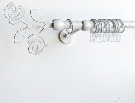 Карниз кованый витой для штор "Роза" d20 мм однорядный, цвет белое золото