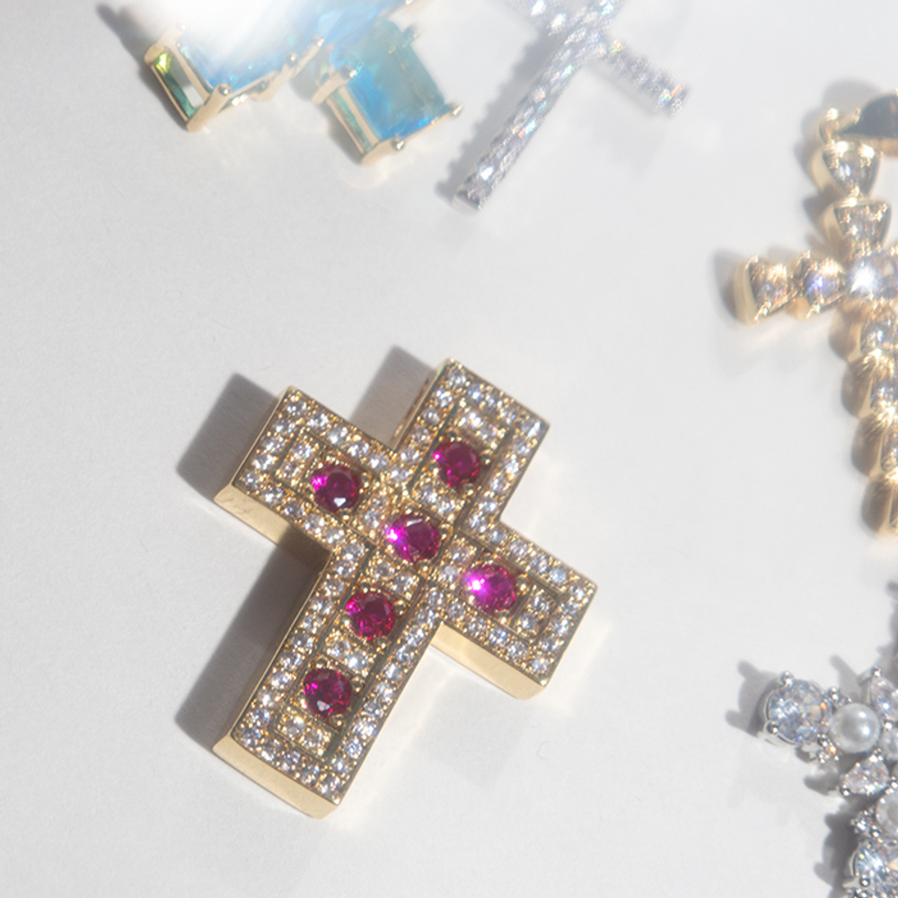Подвеска "Крестик", ярко-розовые фианиты, позолота, 28*22мм