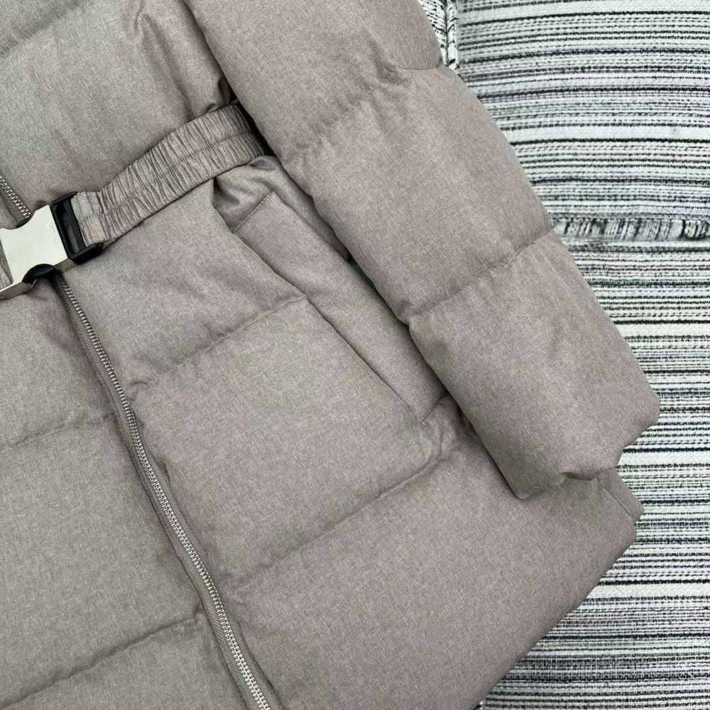 Пуховик Prada