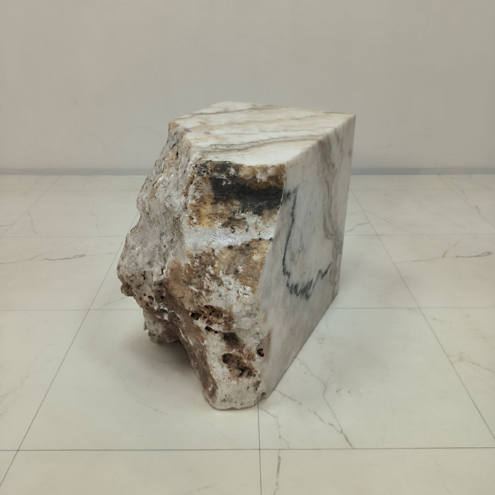 Стол из оникса 65584  (45*32*45) 0195