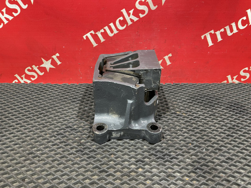 Подушка двигателя передняя