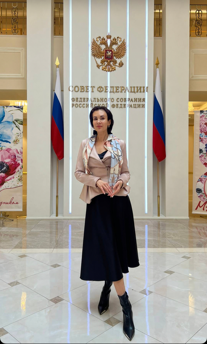Открытие в Совете Федерации (Москва) выставки «Катюша» дизайнера Нины Ручкиной