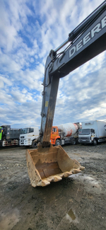 John Deere E330 Экскаватор E330LC (Дизельный, 9,0 л, 277 л.с., МТ)