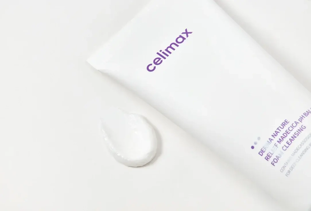 Celimax Слабокислотная очищающая пенка Celimax Derma Nature Relief Madecica pH Balancing Foam Cleansing