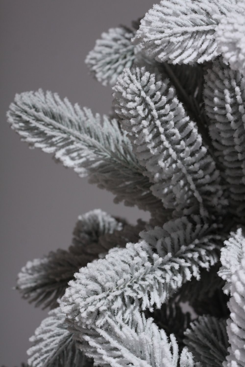 Заснеженная елка «Русская Императрица» (Литая хвоя) от 1,2 м до 3 м