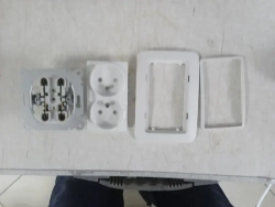 Розетка Makel Lilium двойная внутренняя белая 70017