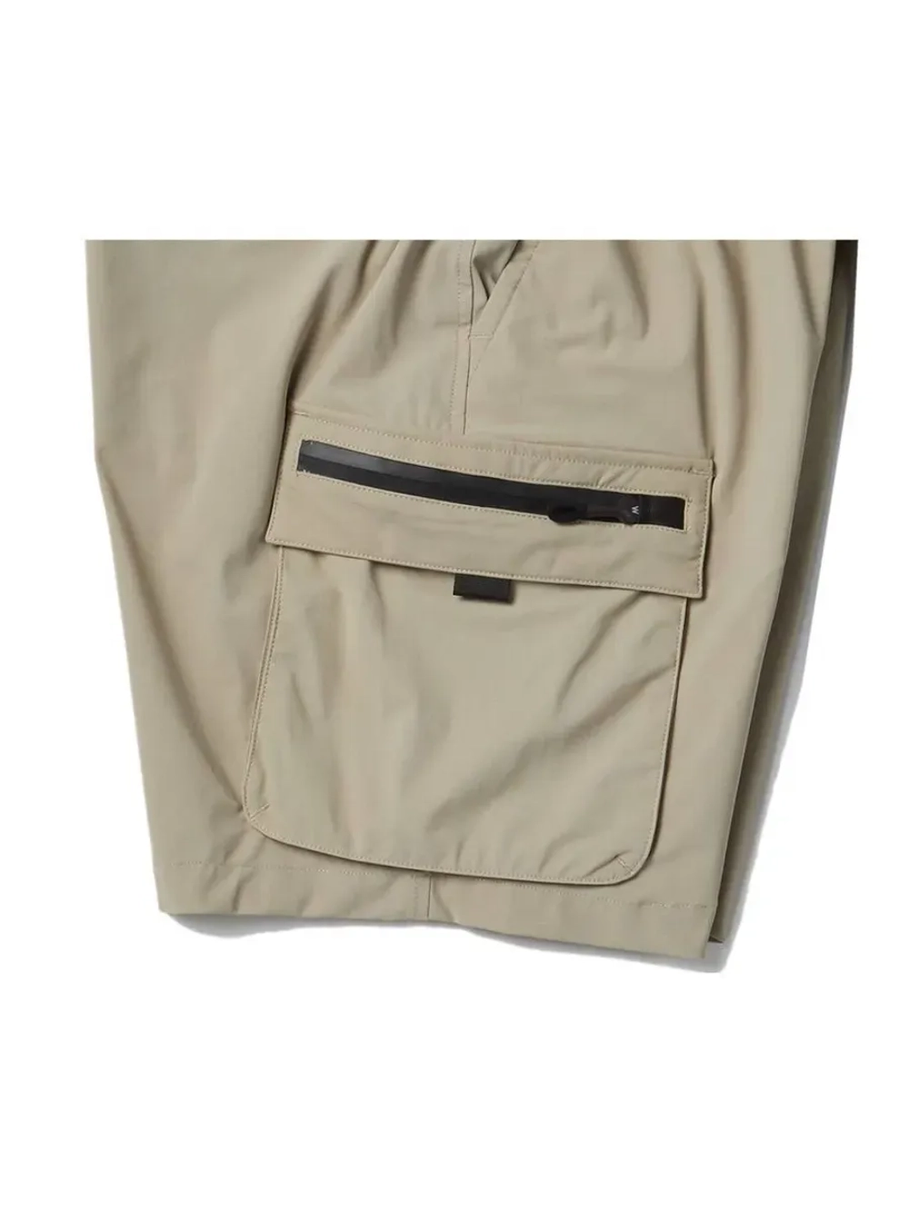 Шорты с карманами на молнии