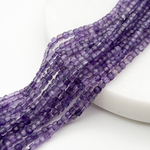 Аметист бусины, куб, размер около 2,4-2,5 мм, цена за отрезок 19 см (1/2 нити)