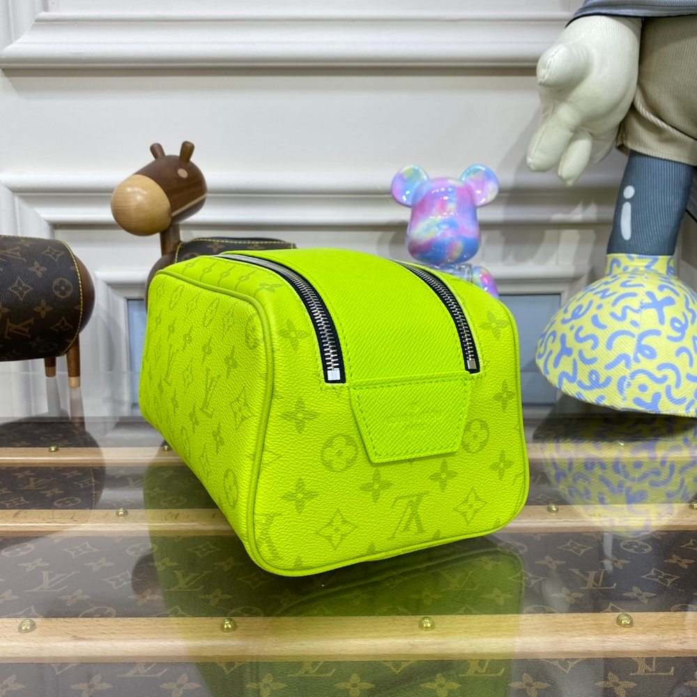 Louis Vuitton Dopp Kit