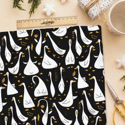 Ткань барби толпа гусей на черном